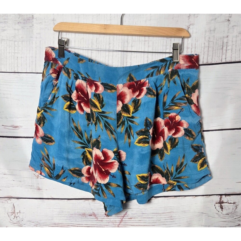 Mossimo Womens Shorts Size XlL Blue Tropical Floral Print Pleated Boho Summer